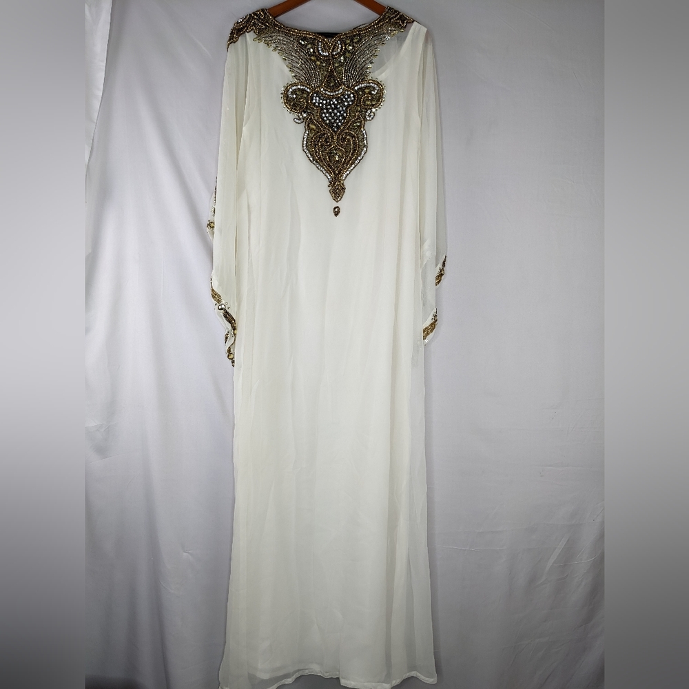 NWT, ARABIC EMBELLISHED KAFTAN DRESS SIZE 8.